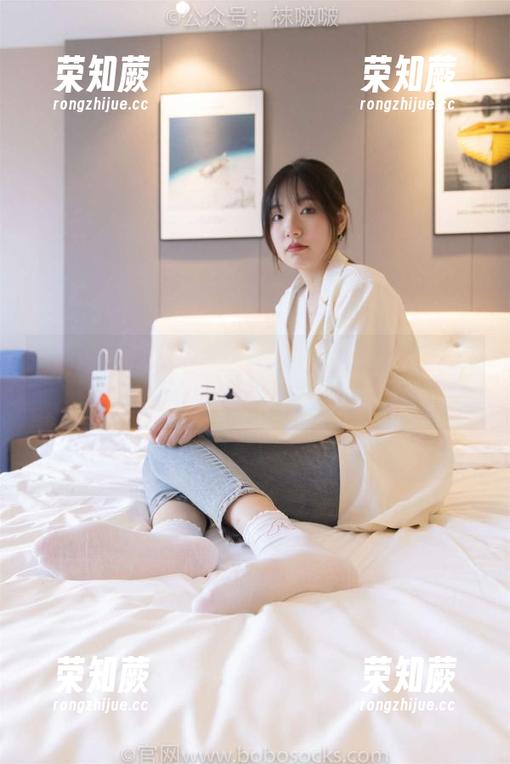 BoBoSocks袜啵啵-小沫 BoBoSocks袜啵啵 - 小沫的私拍时刻:那些被白丝大腿袜包裹的梦幻...