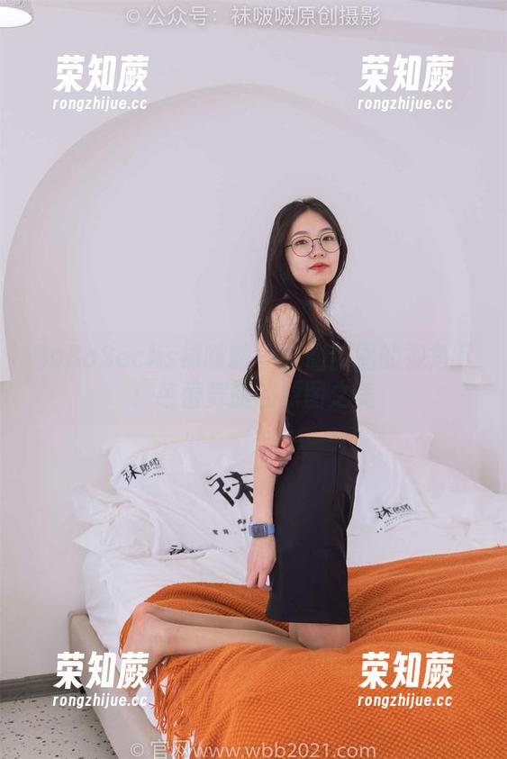 BoBoSocks袜啵啵-甜甜圈 BoBoSocks袜啵啵 - 在甜甜圈的视角下:芭蕾舞服的原图之美
