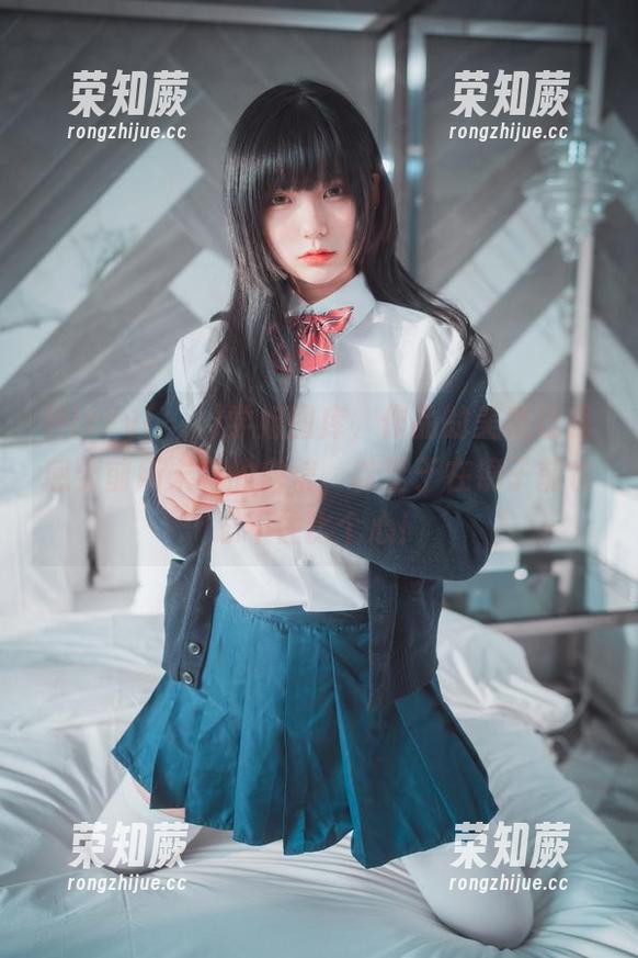 Hizzy(히지)学姐图库，作品的美感让我感到前所未有的自信，以至于在镜子前也忍不住比个心！