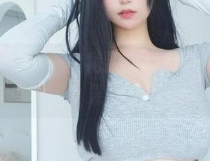 图包里的K酱：白裙飘逸，让人忍不住想靠近