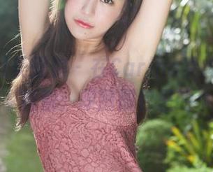 MyGirl美媛馆 – 在Carina梦绮的瑜伽旅程中探索：原图图包里的小细节