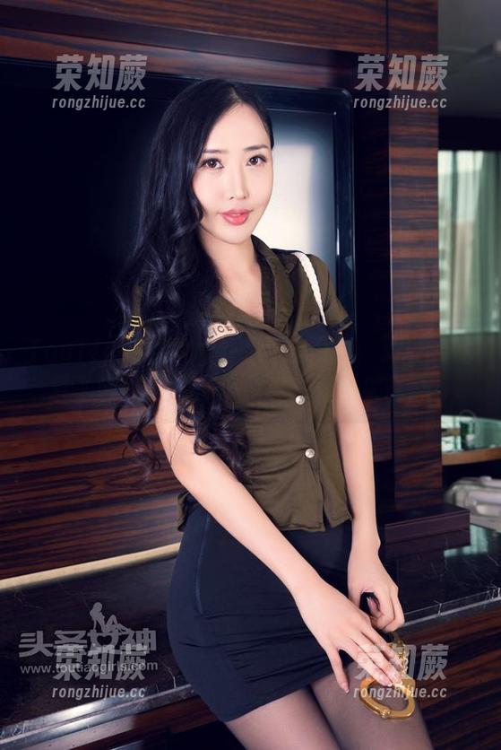 TouTiao头条女神-刘瑾希 TouTiao头条女神 - 图包更新:刘瑾希的眉飞色舞VIP版,温柔却又不失诱惑!