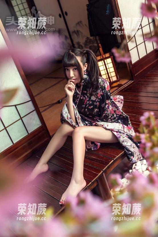 TouTiao头条女神-周熙妍 TouTiao头条女神 - 周熙妍的蕾丝作品大放送:美得让人忘记呼吸!