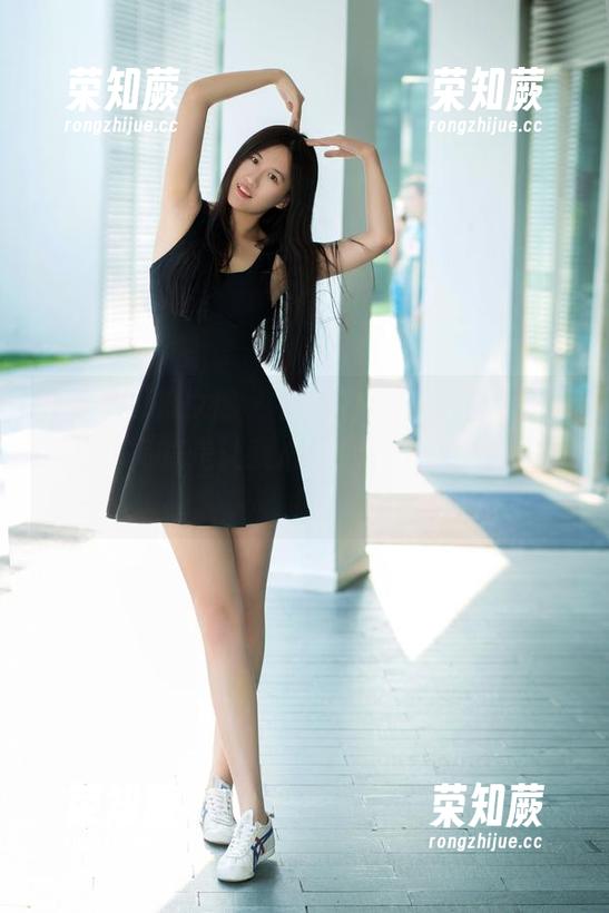 TuiGirl推女郎-纯小希 TuiGirl推女郎 - 白丝的光影下,纯小希的美图简直是让我心跳加速,太有感觉了!