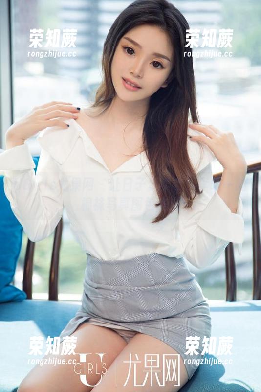UGirls尤果网-李唯一 UGirls尤果网 - 让日子更柔软!李唯一的棉袜写真图包速递