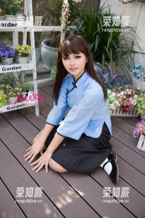 UGirls尤果网 - 壁纸中李颜儿的圣诞：要不要这么会摆，真让我挤眉弄眼！