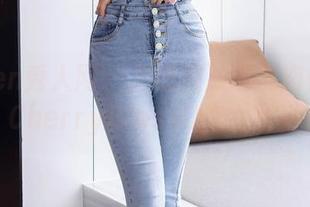 Xiuren秀人网 – 灵魂的放逐与肉体的呼唤：CherryBlessU修女写真合集