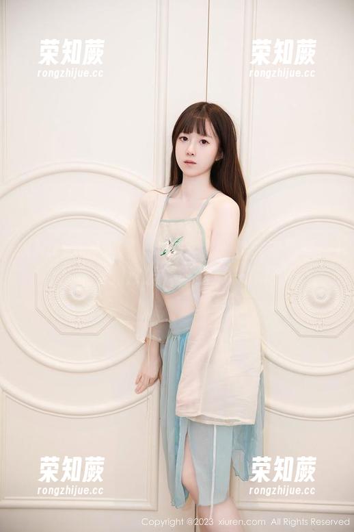 Xiuren秀人网-Milk大萌 Xiuren秀人网 - Milk大萌的居家写真:从床上到沙发,再到那一抹阳光