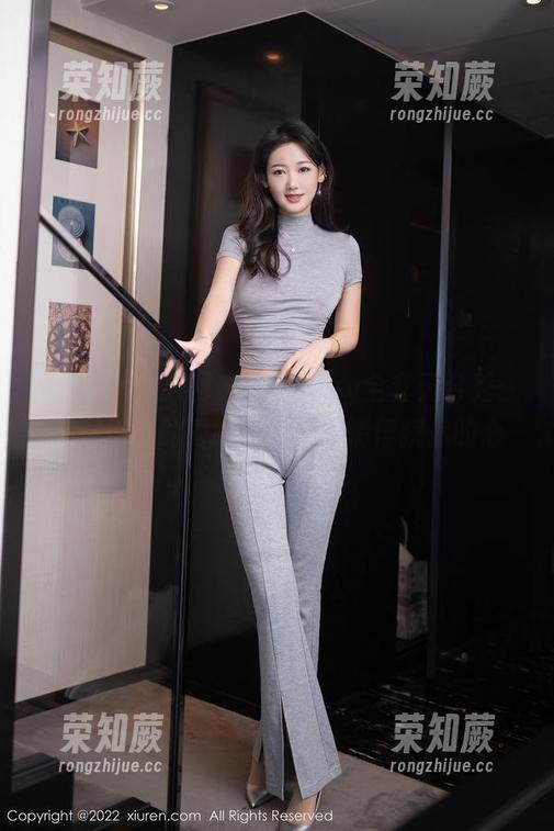 Xiuren秀人网-娜娜子yy Xiuren秀人网 - 娜娜子yy全套天台秀:鸟瞰城市的同时,也在悄悄俘获你的心