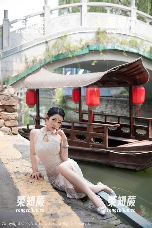 Xiuren秀人网-小茉莉jasmine Xiuren秀人网 - 小茉莉jasmine私房高跟鞋,带你体验那种温柔又有点狂野的感觉