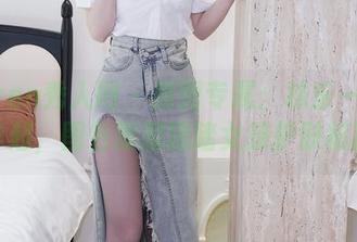 Xiuren秀人网 – 原图专属：林乐一海边风乍起，图包附赠猪猪女孩护肤秘籍！