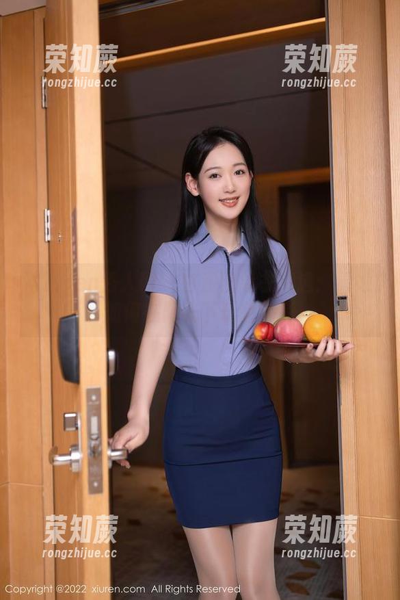 Xiuren秀人网 - 白浅浅泳衣精选：看她如何在阳光下玩转色彩
