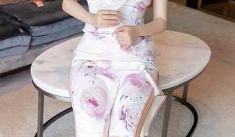 Xiuren秀人网 – 糯美子黑色风格最新图集，感觉氛围都变得有点小暧昧了呢。