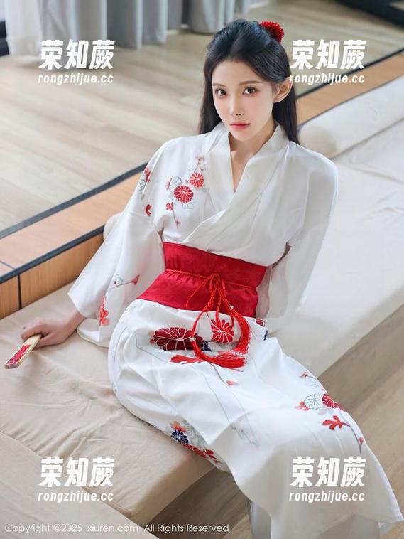 Xiuren秀人网-西希白兔 Xiuren秀人网 - 最新写真集:西希白兔和她的豹纹情缘,要不要这么有爱又逗?