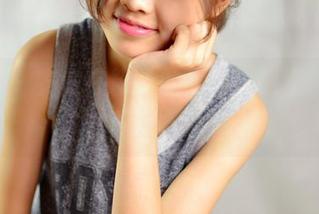 pans – 安安在粉色的世界里：写真图册中的温柔瞬间