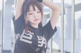 在yoko夏宅的校服世界遨游——妹汤物语写真集，下载也是一种享受