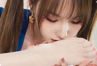 丽柜 – 揭秘yuleba的私拍镂空时刻：看她是如何玩转光影游戏