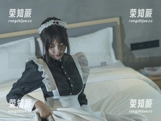 今汐 看!今汐在红衣中游刃有余,照片里透露出什么暗涌?