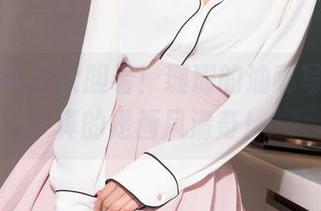 克拉女神 – 大胆看！珊珊的油亮写真集，真的是画风清奇！