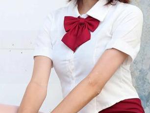 初夏女神 – 柒柒在线-骨感较强，心里默默感叹这张图比我自己还要轻盈？