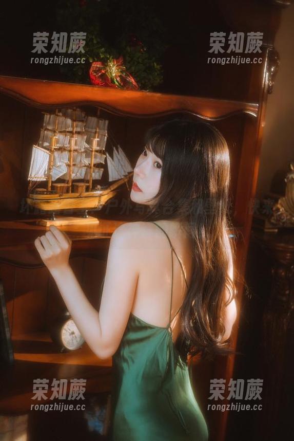 坏露露香宝 坏露露香宝:户外写真合集和壁纸,快来见证这神奇的瞬间!