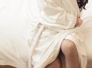 头条女神 – 信悦儿的定制作品，性感学生服引领时尚潮流！