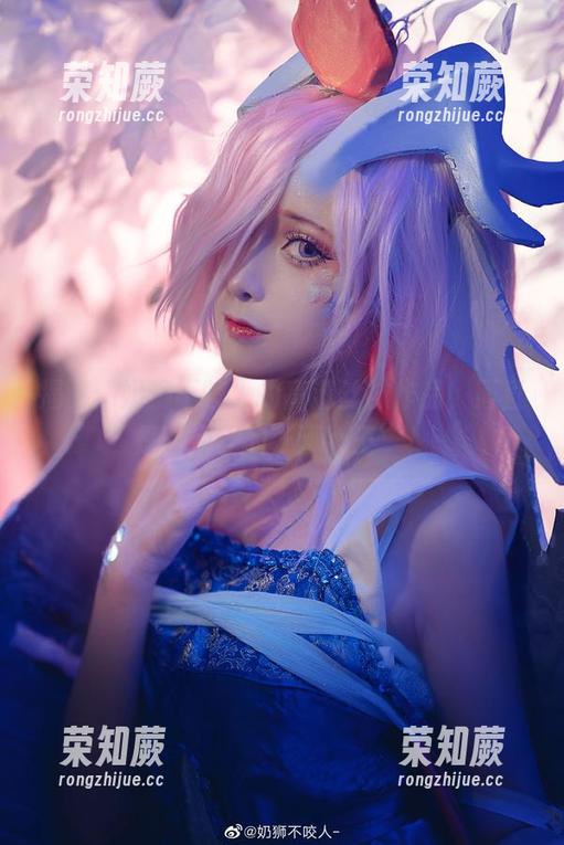 奶狮不咬人 揭秘:奶狮不咬人的高清丝袜作品,简直是时尚界的‘狮心王’!