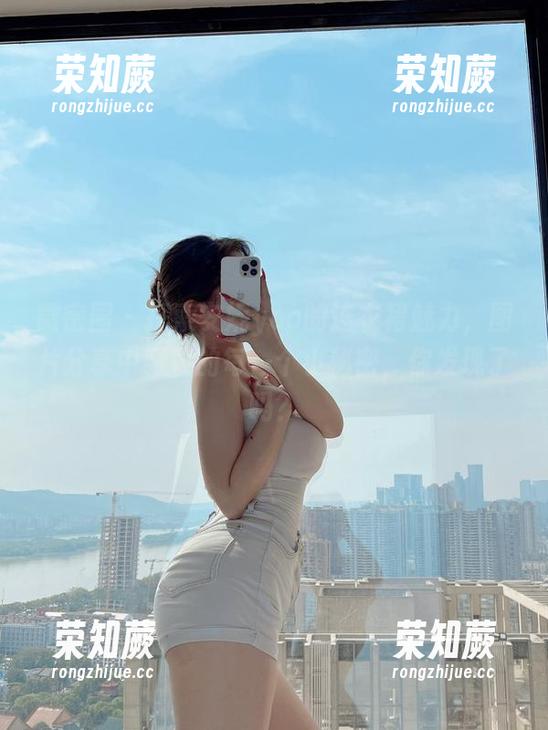 安妮yoo 微密圈 - 探索安妮yoo的连衣裙魅力,图片分享中藏着的每一个小秘密,你发现了吗?