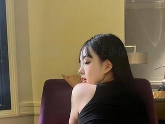 微密圈 – 在图库中寻找真相，跟上小优优子的牛仔裤下之旅