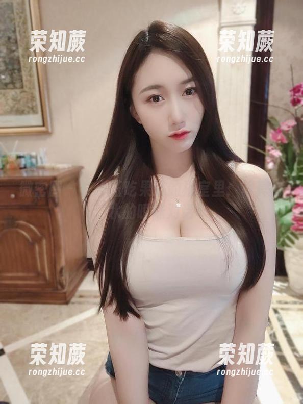 微密圈 - 在小玉吃果冻的浴室里：写真与水的暧昧对话