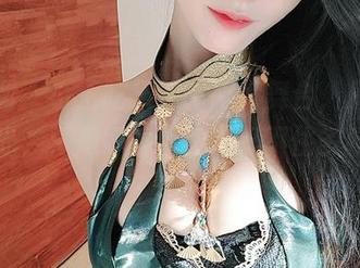 微密圈 – 小玉吃果冻制服大舞台，最新原图曝光，真是好看到让人忍不住多看几眼。