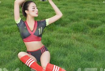 尤蜜荟 – 这里有高清资源！十三姨的泳衣系列，真让人想去海滩浪!