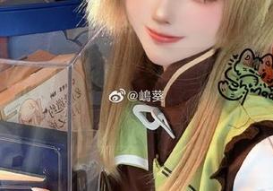 最新照片快来看！嶋葵穿牛仔裤，真的让我想起了那个秋天的午后，温暖又清新。