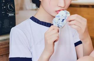 照片合集：年年Nnian的白衬衫，恍如看到了春天的气息