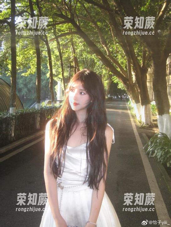 怡子yiii 让人瞬间软萌的高清少女照—感谢怡子yiii,生活就该这样!