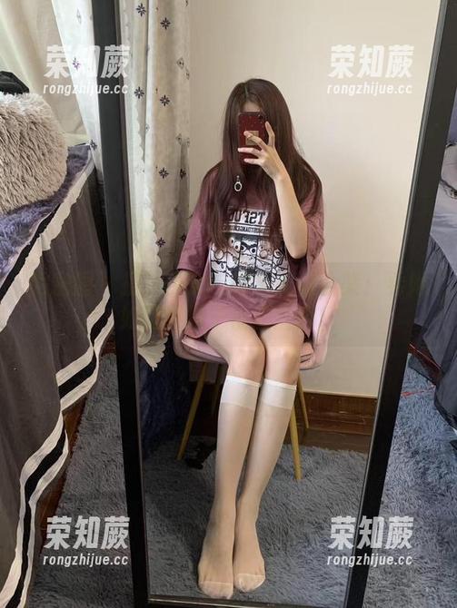 提袜少女 微密圈 - 提袜少女与粉色美图合集:看她如何用袜子征服世界!