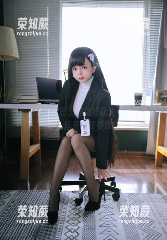 日奈娇 日奈娇纯白原图,壁纸好让人不想再看别的了,打着灯笼都难找!