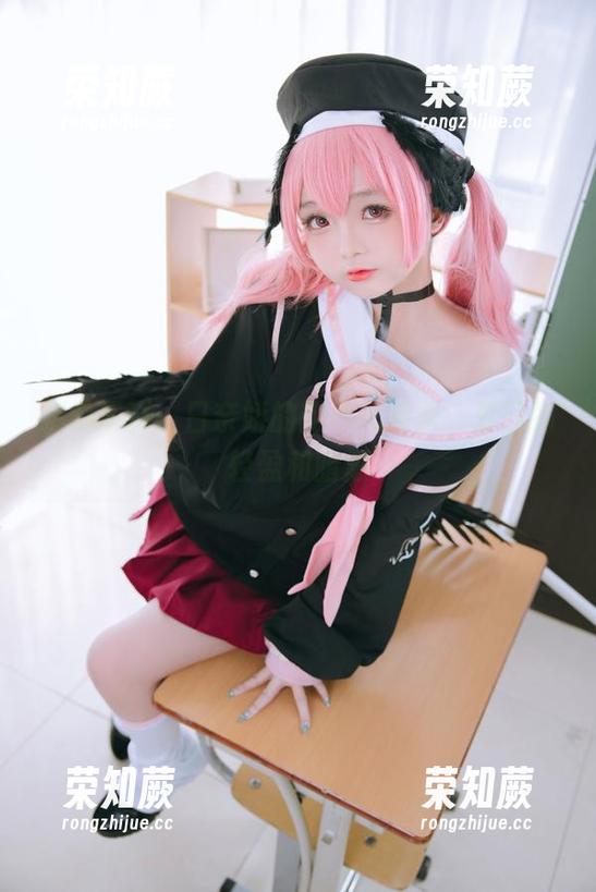 日奈娇 精选写真:日奈娇的网纱死库水,夏日的轻盈和暗潮