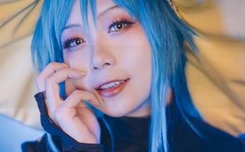 看！末夜787水手服的最新系列，光线里藏着的暗示