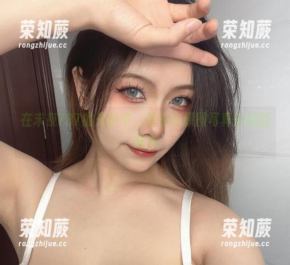 在末夜787的光影中，内衣与原图写真交织的魅力
