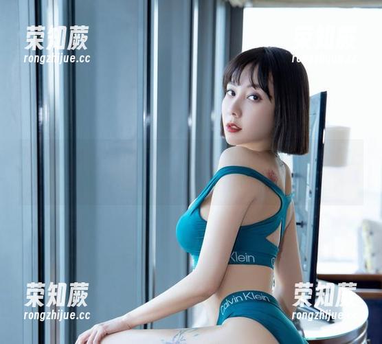 果儿Victoria 微密圈 - 圣诞的果儿Victoria:当小清新遇上颇具挑逗的原图套图