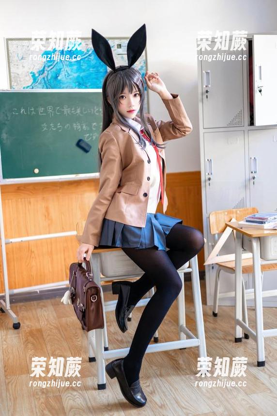 桜桃喵 私房写真里,桜桃喵的修女造型竟如此撩课