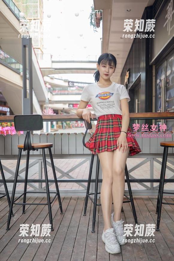 梦丝女神-王娇娇 梦丝女神 - 王娇娇:为什么你的绝世容颜美图让我心跳加速?