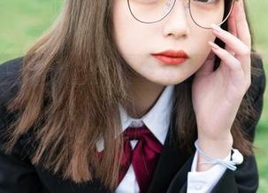 梨瑾瑾美腿作品：仿佛在告诉我，腿也可以会发光！