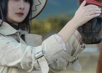 看！浅安安的温柔写真，图片里的她好像在说‘来，我给你一个拥抱！’