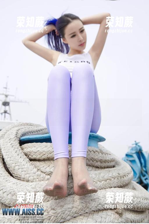 爱丝-瑶瑶 爱丝 - 想要被瑶瑶的JK美照迷住吗?快来看看这资源吧!