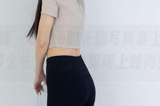 物恋传媒 – Elise的长腿写真集上线，腿那么长，步伐也跟得上时尚！