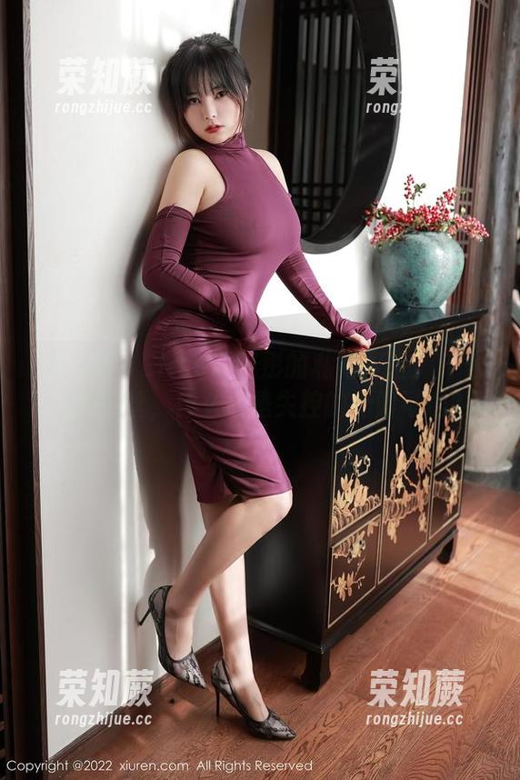 秀人网-Elise谭晓彤 秀人网 - Elise谭晓彤的私拍冒险:什么是裤里丝,什么又是失控的无限可能?