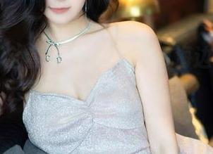 秀人网 – 全套HeyuZhang海边，蓝天白云竟然也可以很戏谑？
