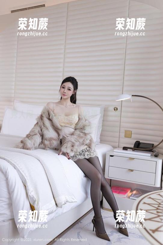 秀人网 - lingyu69的温柔就像夏天的微风，高清图册带你感受